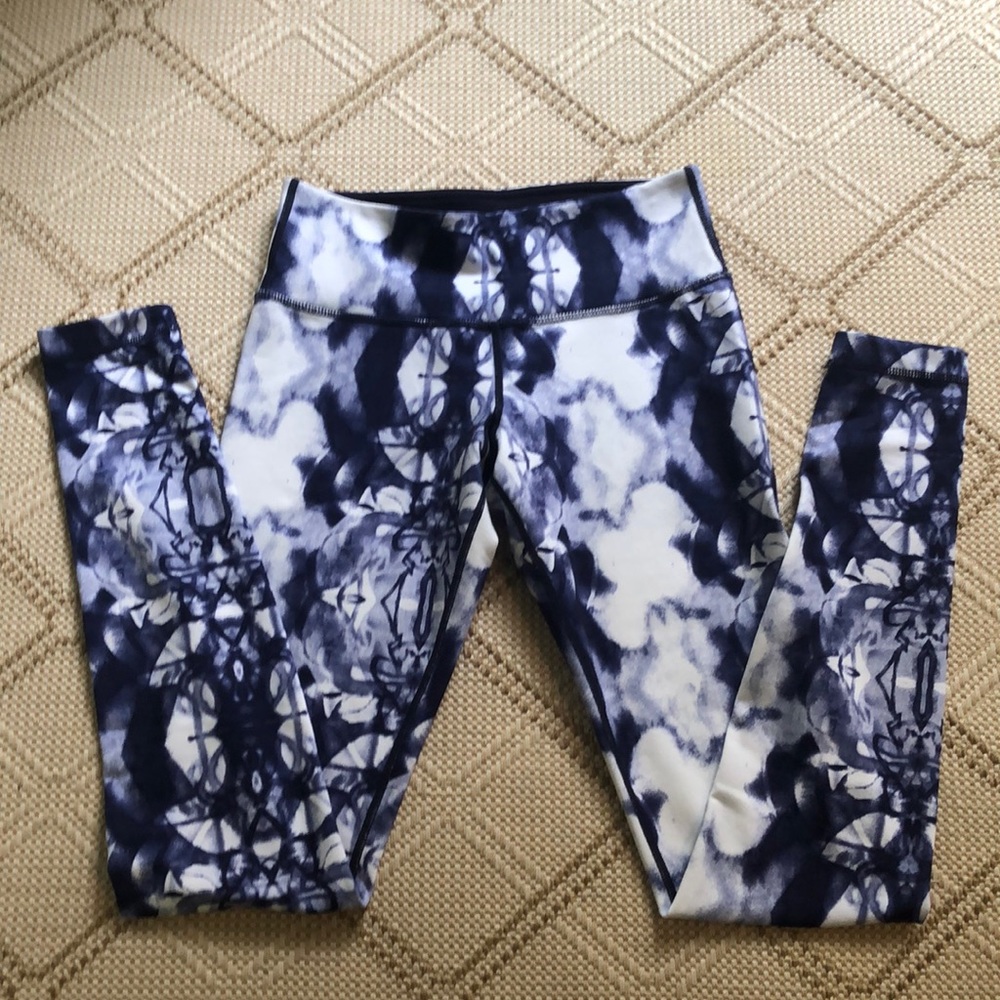 Lululemon Wunder Under Ink Blot leggings Size 4 ❤️